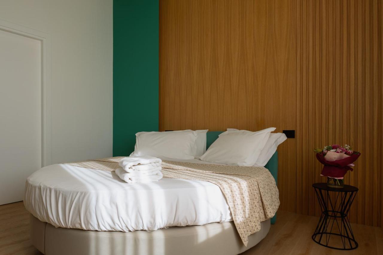 Plana Hotel Caserta Esterno foto