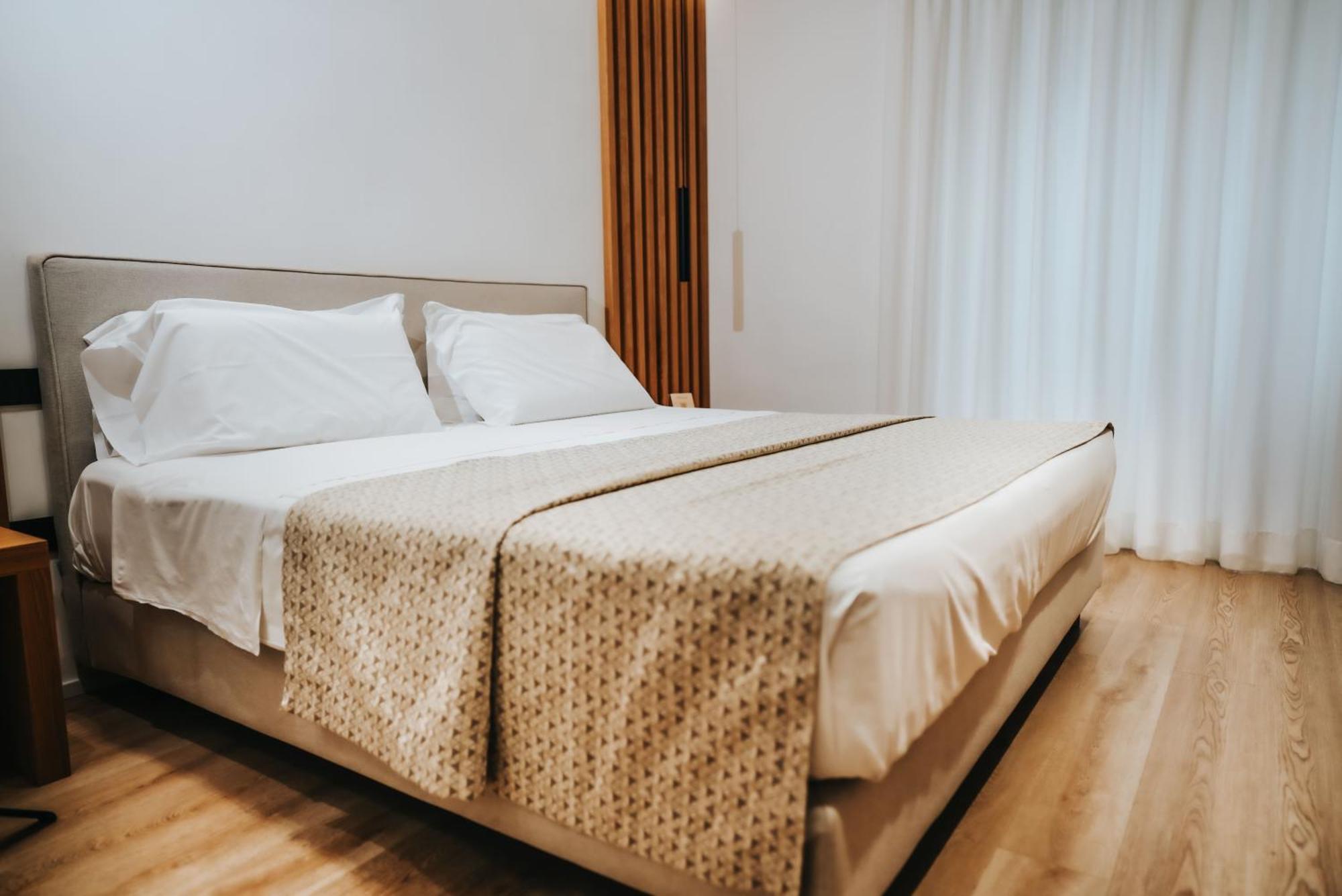 Plana Hotel Caserta Esterno foto