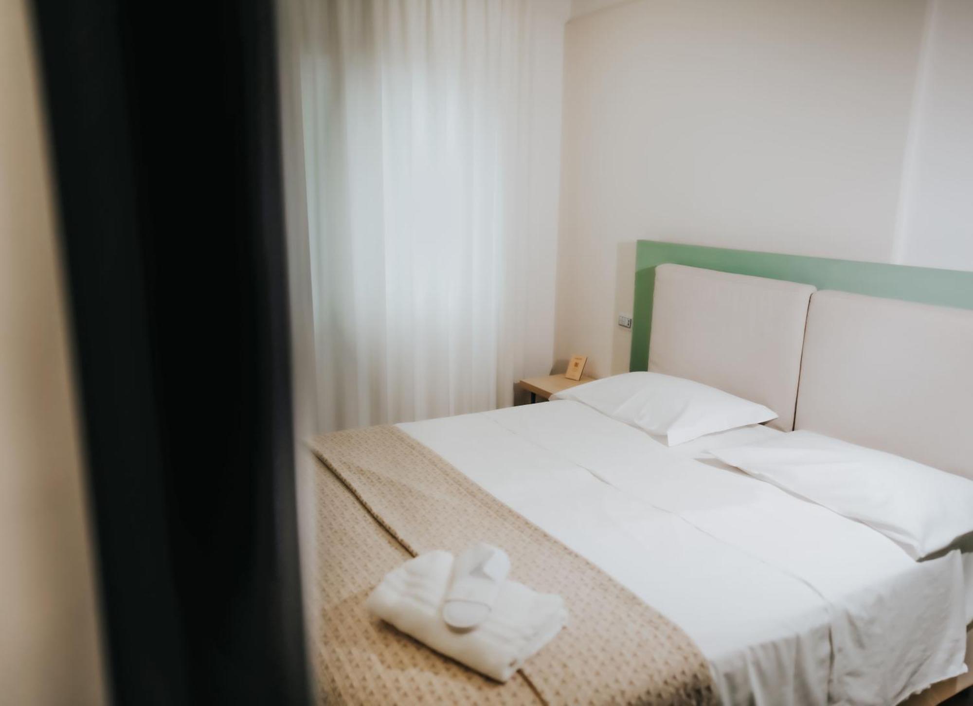 Plana Hotel Caserta Esterno foto